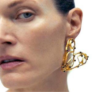 Zara TEXTURED HEART EARRINGS